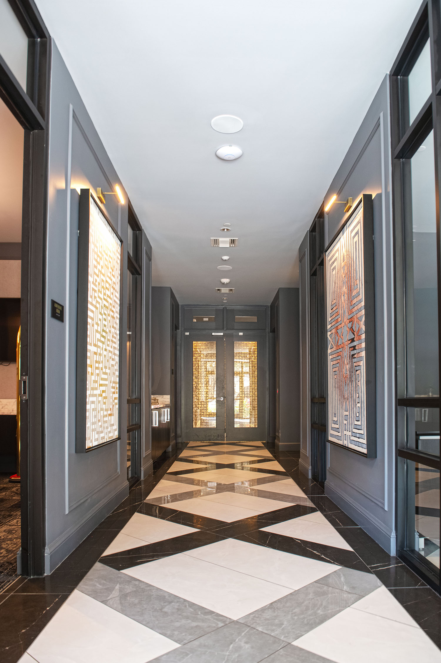 ICON Apartments St. Pete